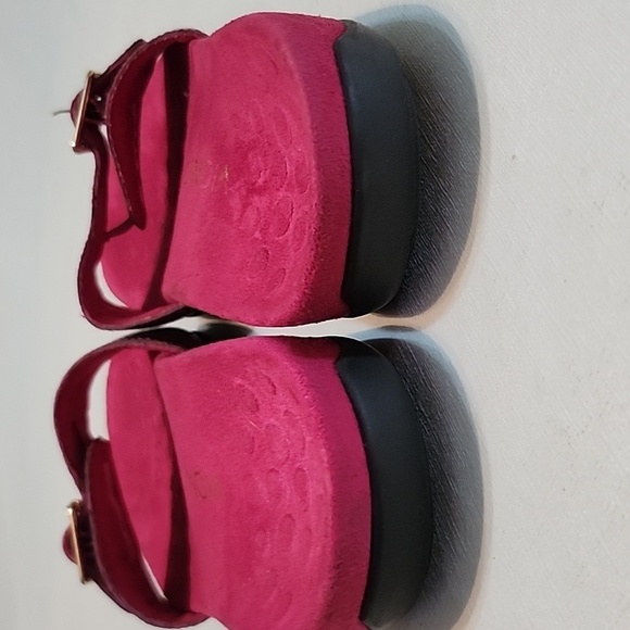 Vionic Women's Fuchsia Snakeskin Slide Sandals - Picture 4 of 10